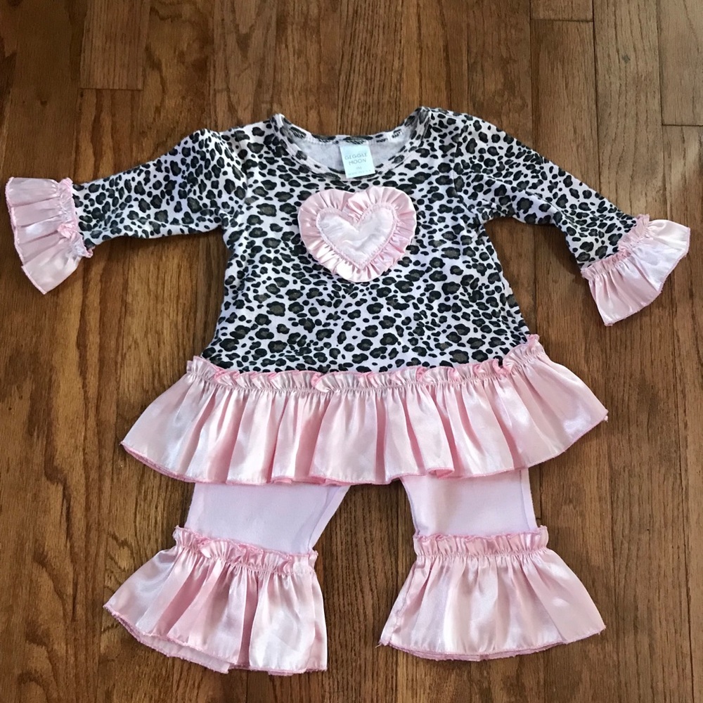 💗💗SOLD💗💗9 M Vintage Giggle Moon